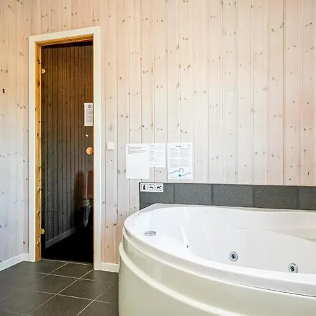 Prázdninový dům Four-bedroom Holiday In *